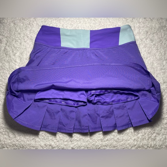 Lululemon Skirt. Good condition- worn once or twice. - Picture 5 of 6